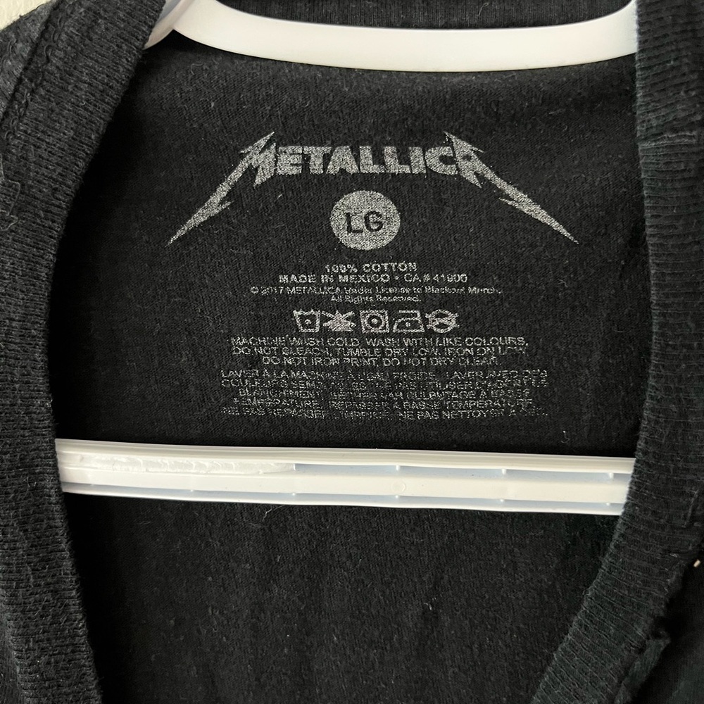 Master of Puppets Metallica Long Sleeve Graphic Tee - Picture 2 of 3